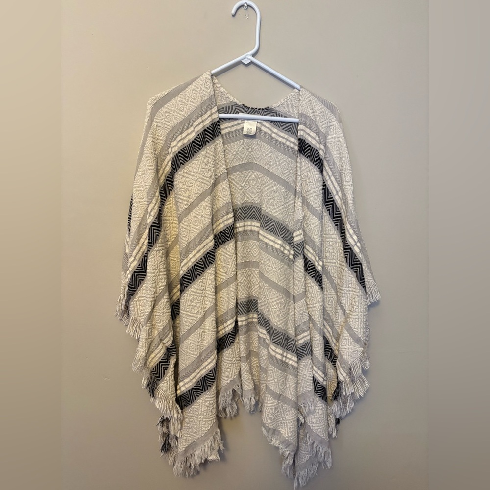 Francesca’s Multi-Patterned Shawl